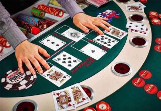 What is Texas Hold'em Poker? Which casinos in the Philippines can you play Texas Hold'em Poker?